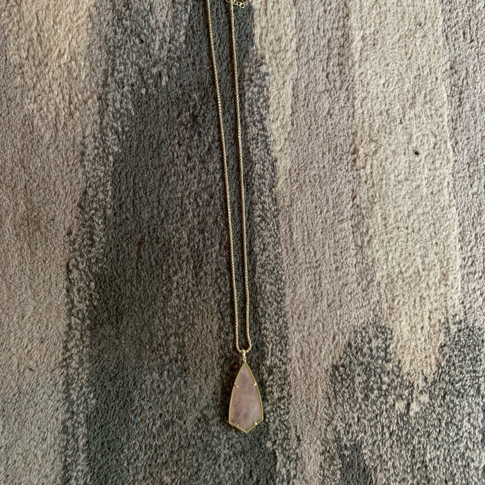Kendra Scott necklace